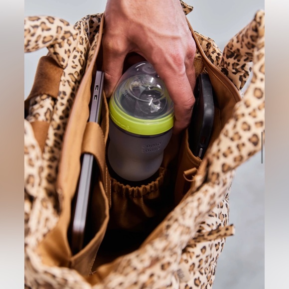 Beis x Elsa (sold out online) The Backpack Tote in Wild Child - Picture 7 of 12